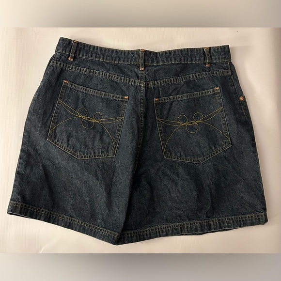 Ladies Denim Shorts w/ Mickey Mouse Ears stitching on back pockets. Walt Disney. - Picture 2 of 4